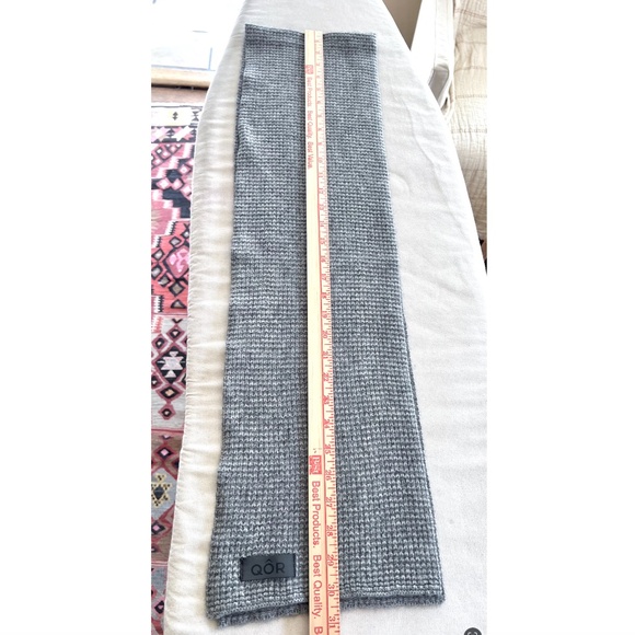 QOR 100% Cashmere Hat & Scarf Set in Light Heather Gray Waffle Knit - Picture 7 of 8